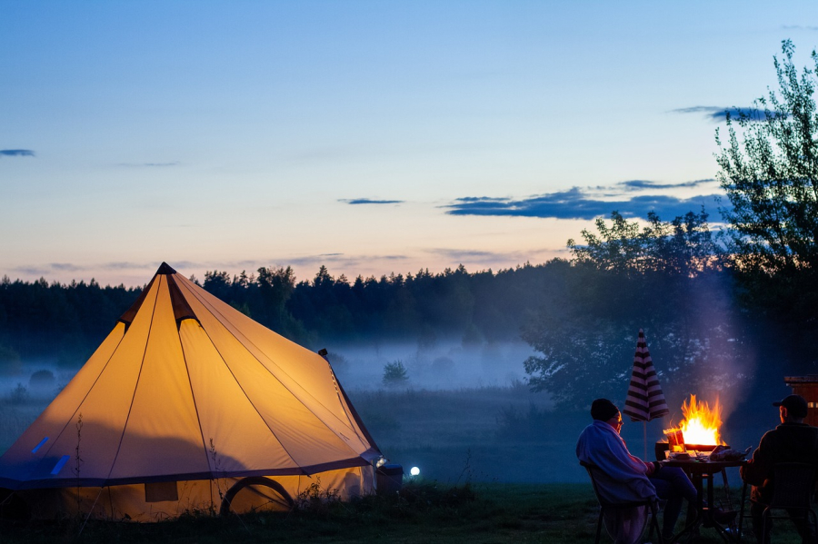 tente glamping Auvergne Rhone Alpes