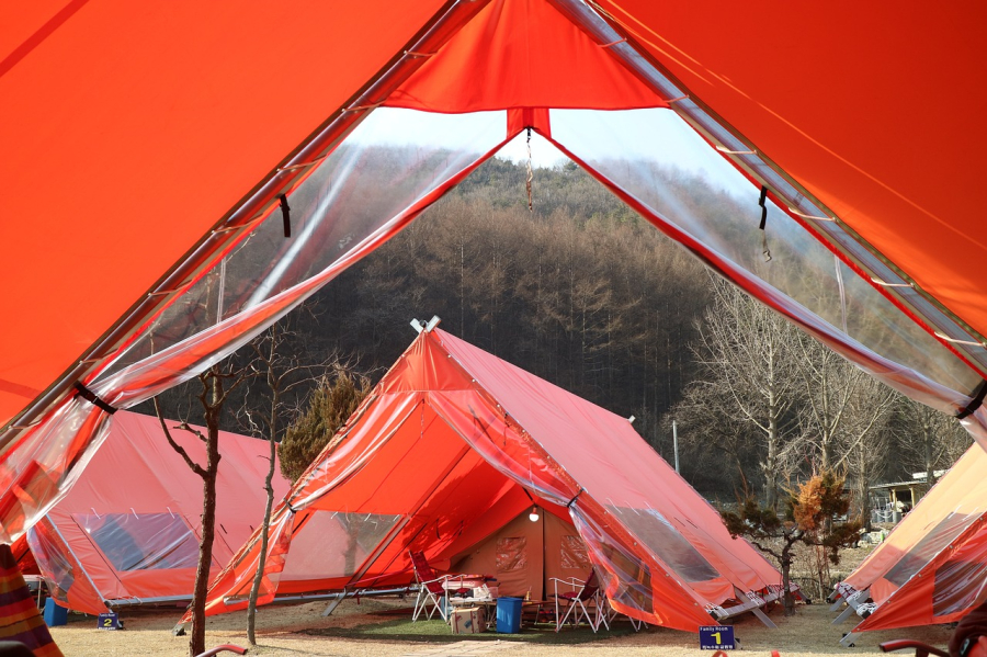 tente glamping Auvergne Rhone Alpes